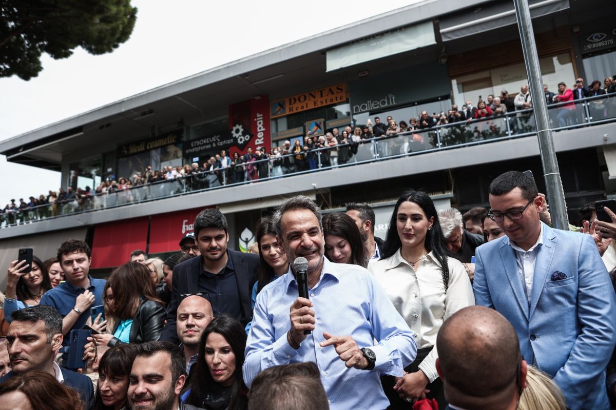 Μητσοτάκης από την Κηφισιά: Η ΝΔ με την πρωτομαγιά, ο ΣΥΡΙΖΑ με την πρωταπριλιά