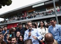 Μητσοτάκης από την Κηφισιά: Η ΝΔ με την πρωτομαγιά, ο ΣΥΡΙΖΑ με την πρωταπριλιά
