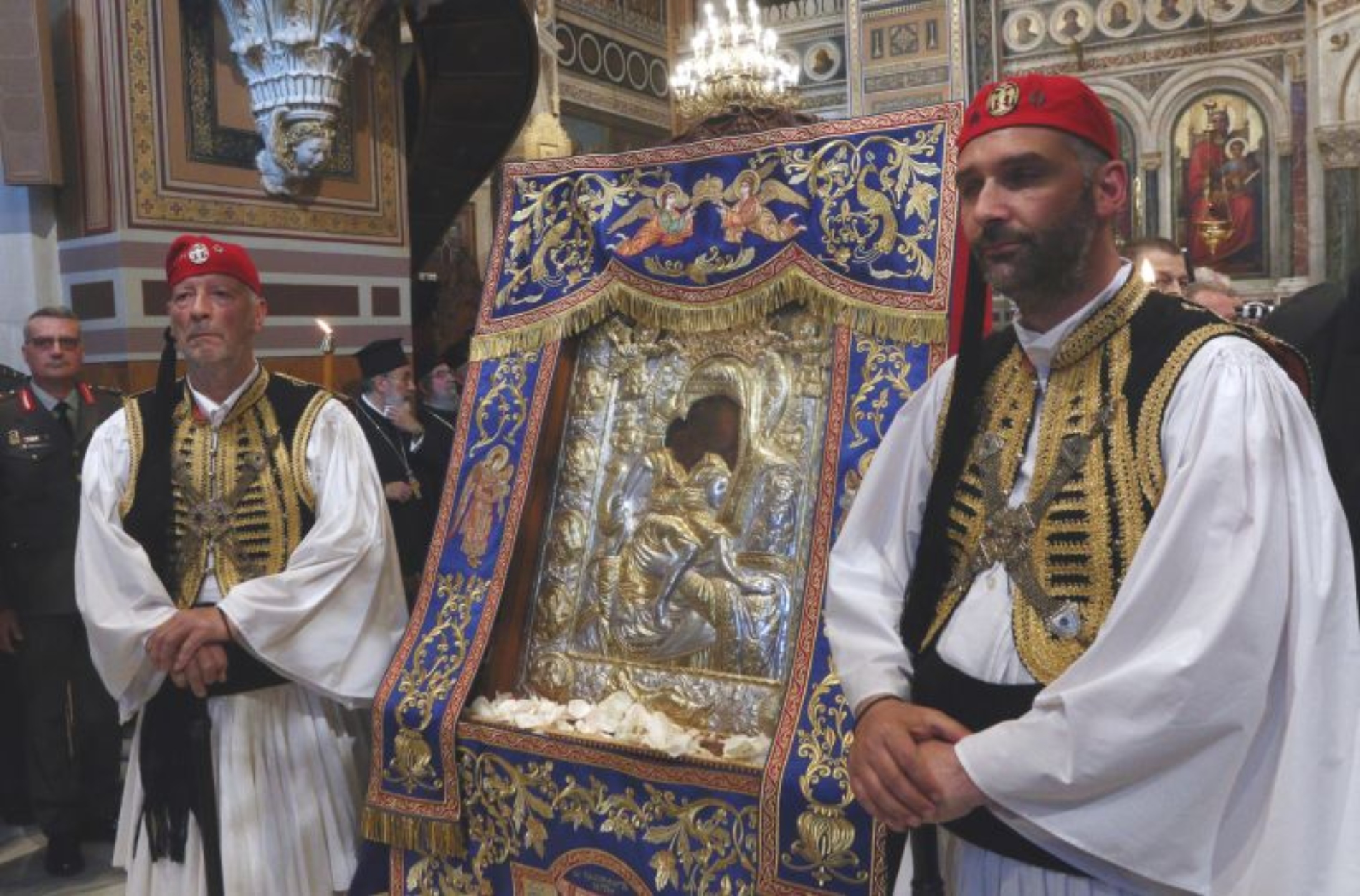 «Άξιον Εστί»: Ως τις 17 Μαΐου παρατείνεται η παραμονή της ιεράς εικόνας στον Καθεδρικό Ι. Ναό Αθηνών