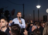 Campaign heats up in Greece; incumbent Mitsotakis announces 3 measures for property owners