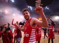Βενζέκοφ: ”Εκτιμώ το ενδιαφέρον των Κινγκς, αλλά είμαι συγκεντρωμένος στους δύο τίτλους με τον Ολυμπιακό”