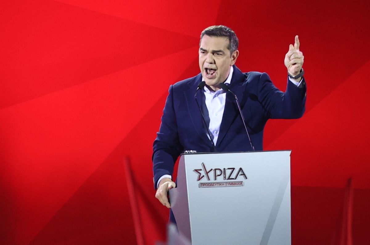 Τσίπρας από Σύνταγμα: Σφοδρή επίθεση σε Μητσοτάκη για Τέμπη και υποκλοπές