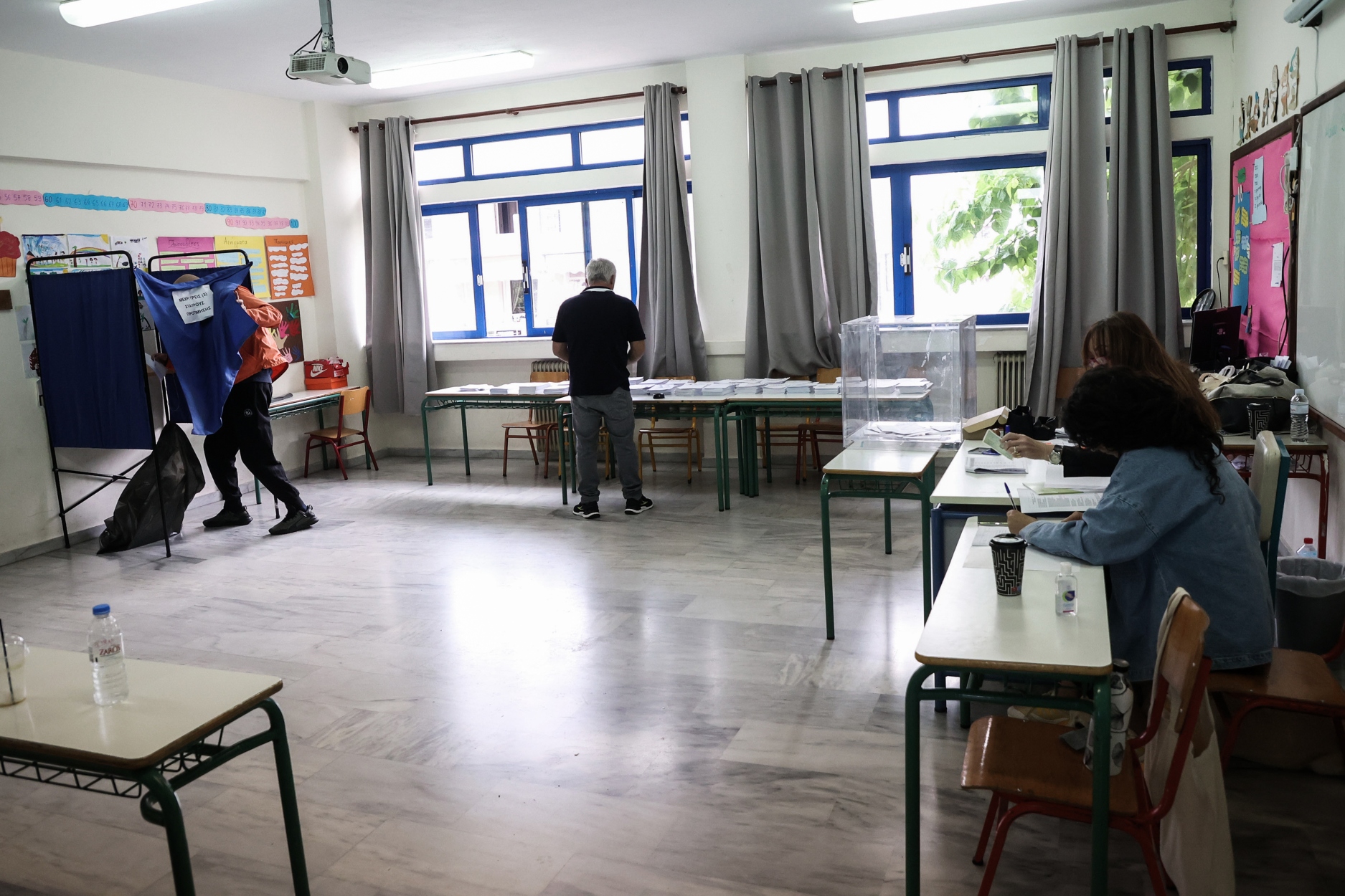 Εκλογές με το βλέμμα στην οικονομία