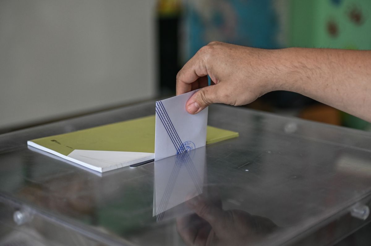 ΥΠΕΣ: Στις 21:00 το 80% του εκλογικού αποτελέσματος
