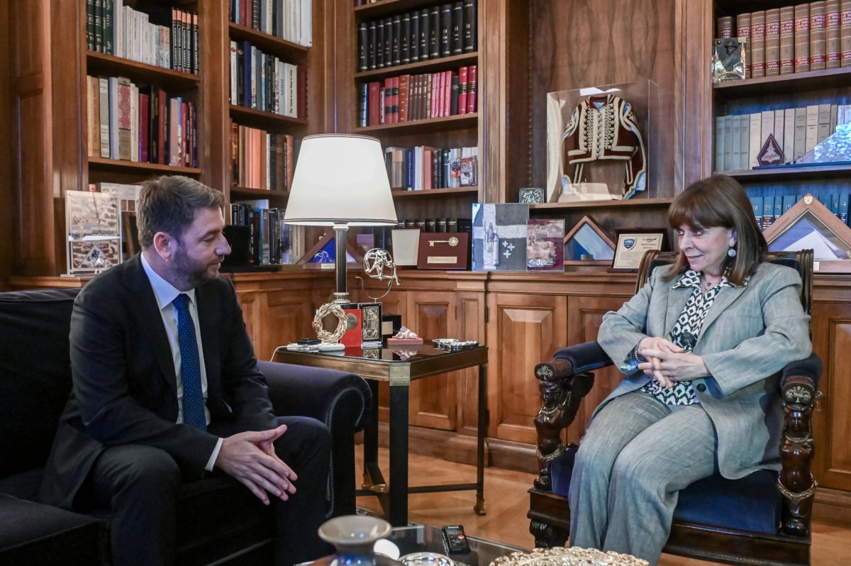 Επέστρεψε τη διερευνητική εντολή ο Ανδρουλάκης