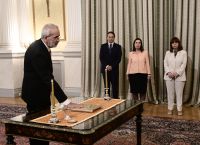 Ορκίσθηκε υπηρεσιακός πρωθυπουργός ο Ιωάννης Σαρμάς