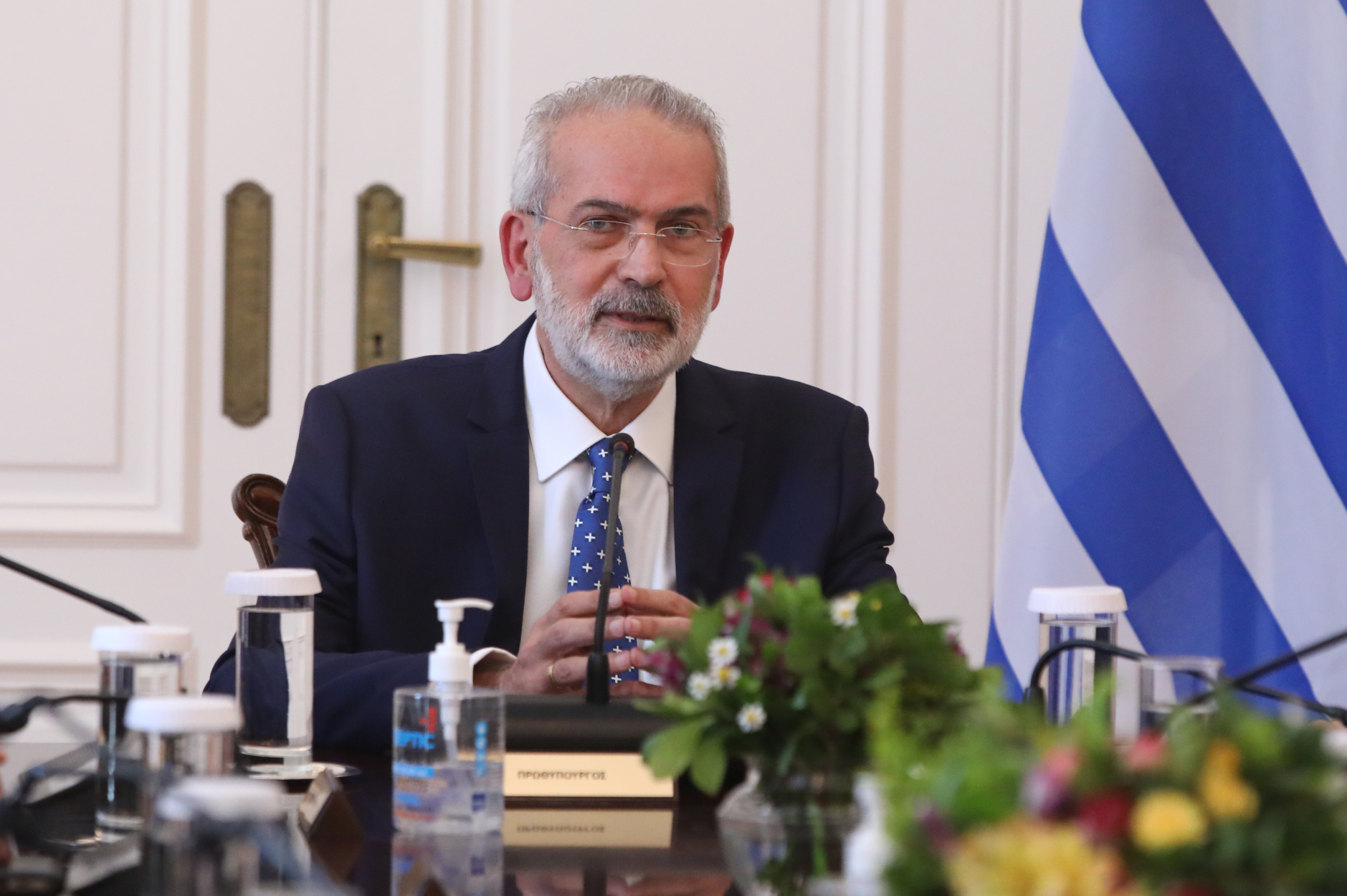 Σαρμάς: Να είμαστε ουδέτεροι και αμερόληπτοι