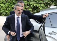Ορκωμοσία Βουλής: Αγκαλιές, selfies, πηγαδάκια και χαμόγελα [pics]