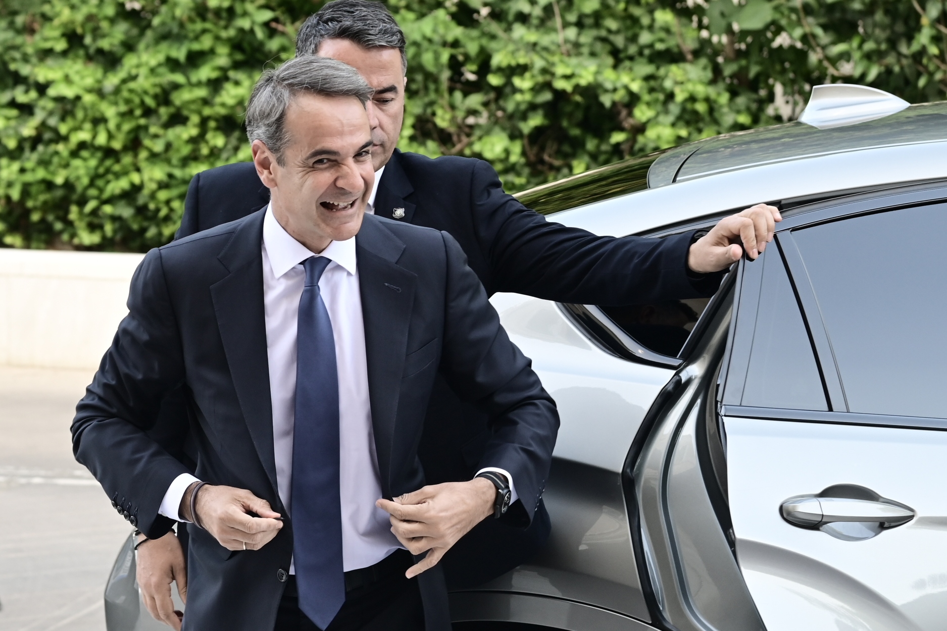 Ορκωμοσία Βουλής: Αγκαλιές, selfies, πηγαδάκια και χαμόγελα [pics]