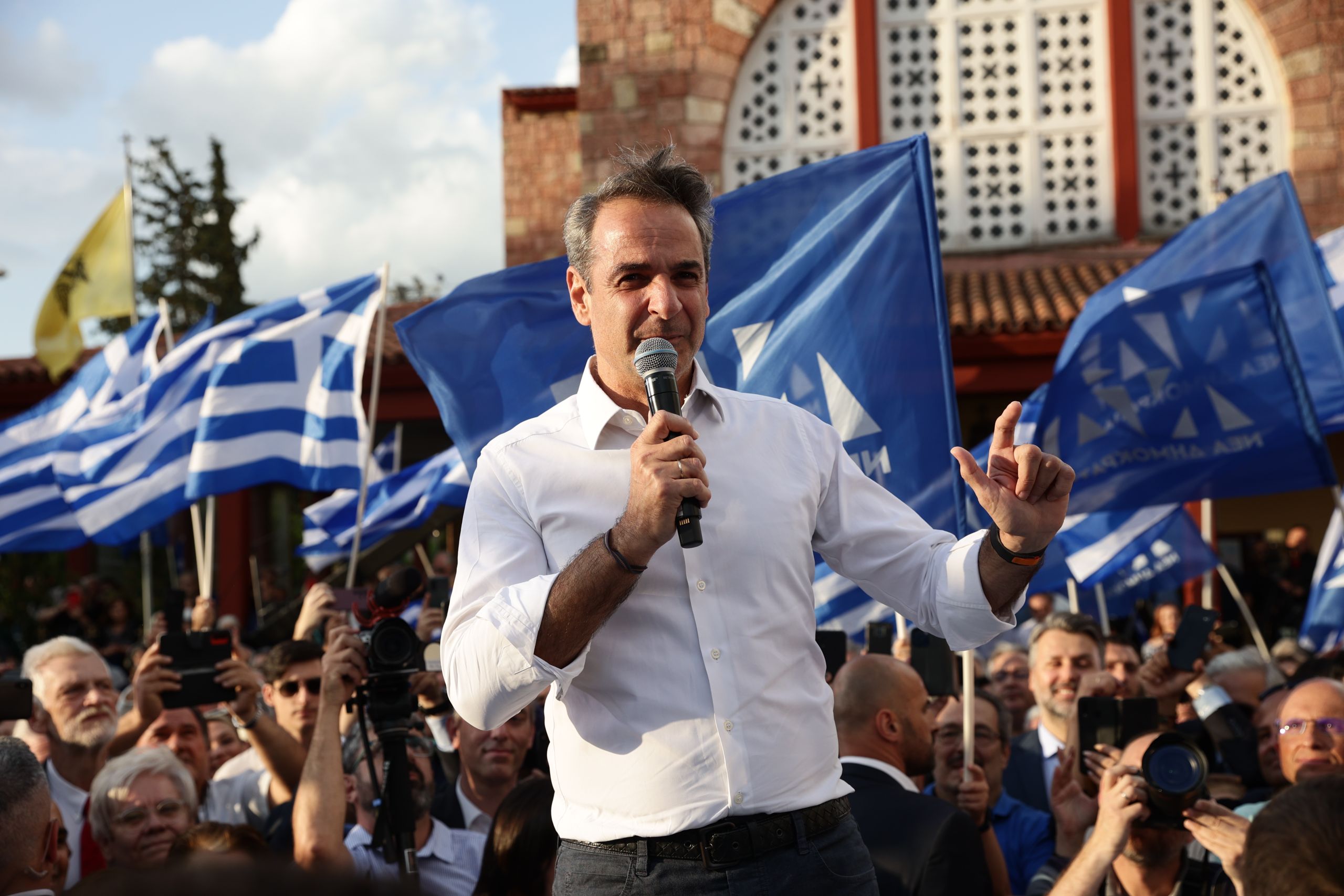 ΝΔ: Μειώσεις φόρων και ενίσχυση εισοδημάτων