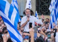 Τα πολιτικά υπερκέρδη του Κυριάκου