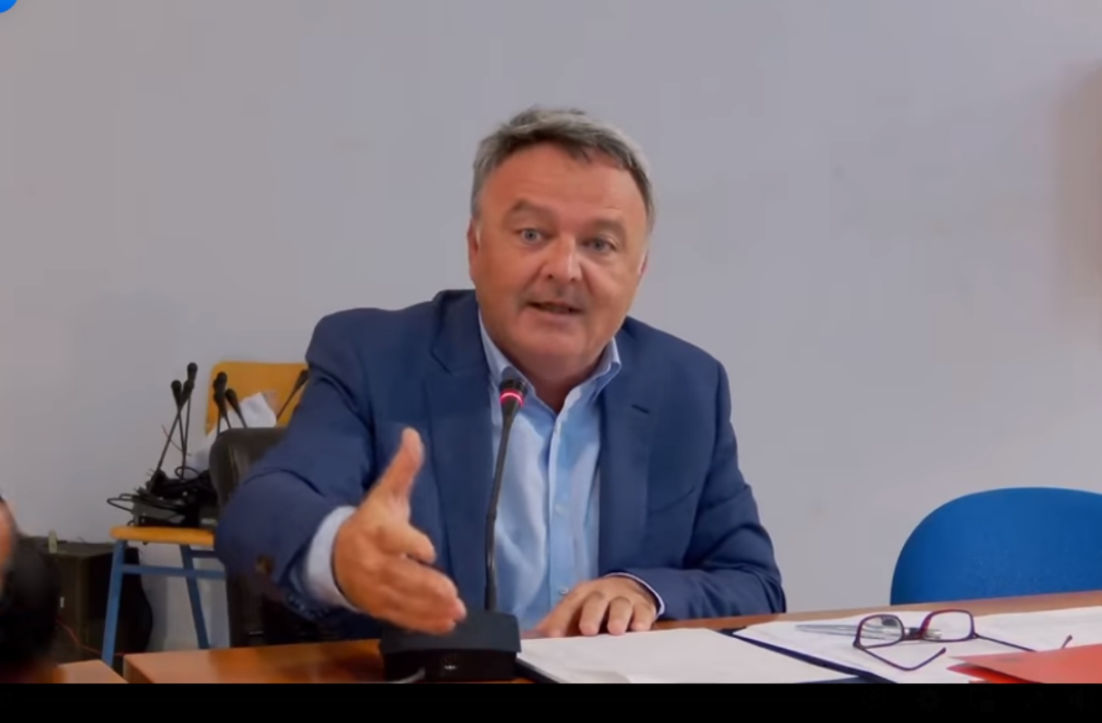 Γιασημάκης-Ωρωπός: “Ο καθένας τη δουλειά του”