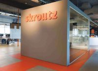 Νέα υπηρεσία αυθημερόν παράδοσης από το Skroutz
