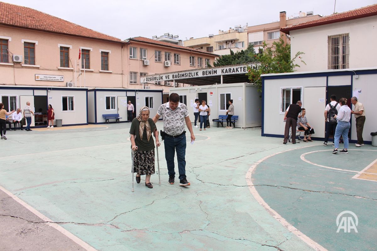 Εκλογές στην Τουρκία: Μαζικά στις κάλπες οι ψηφοφόροι για «Ερντογάν ή Κιλιτσντάρογλου»