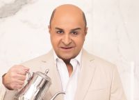 Μάρκος Σεφερλής: Ξύρισε τα μαλλιά του επειδή έχει καρκίνο η μακιγιέζ του