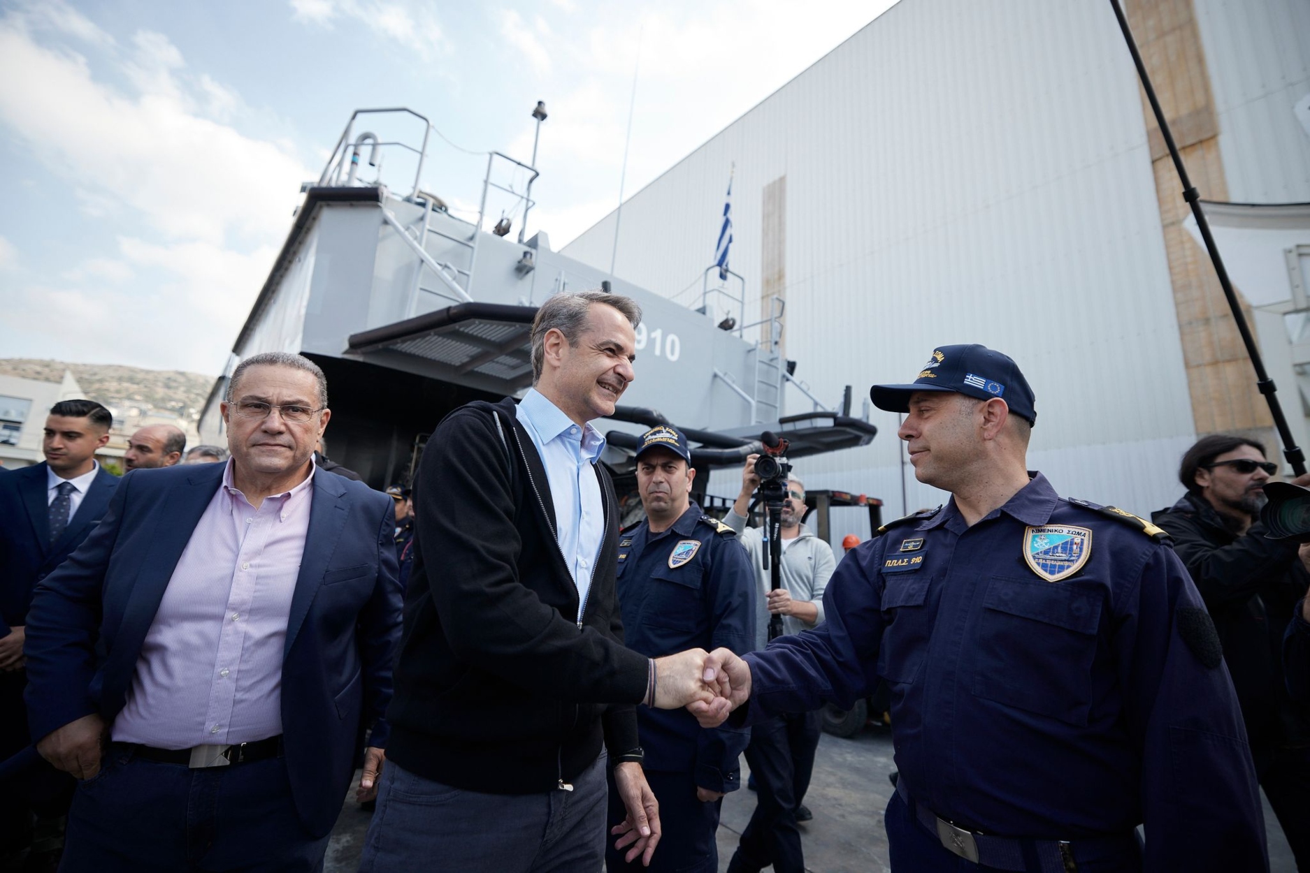 Μητσοτάκης στην Β’ Πειραιά: Προοδευτική κοινωνική πολιτική και δημοκρατικό «μπλόκο» στο κόμμα Κασιδιάρη