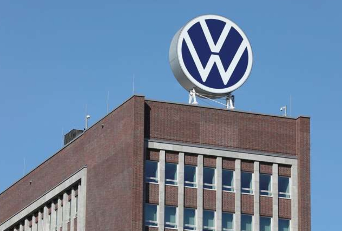 Η VW εγκαταλείπει πλήρως τη Ρωσία