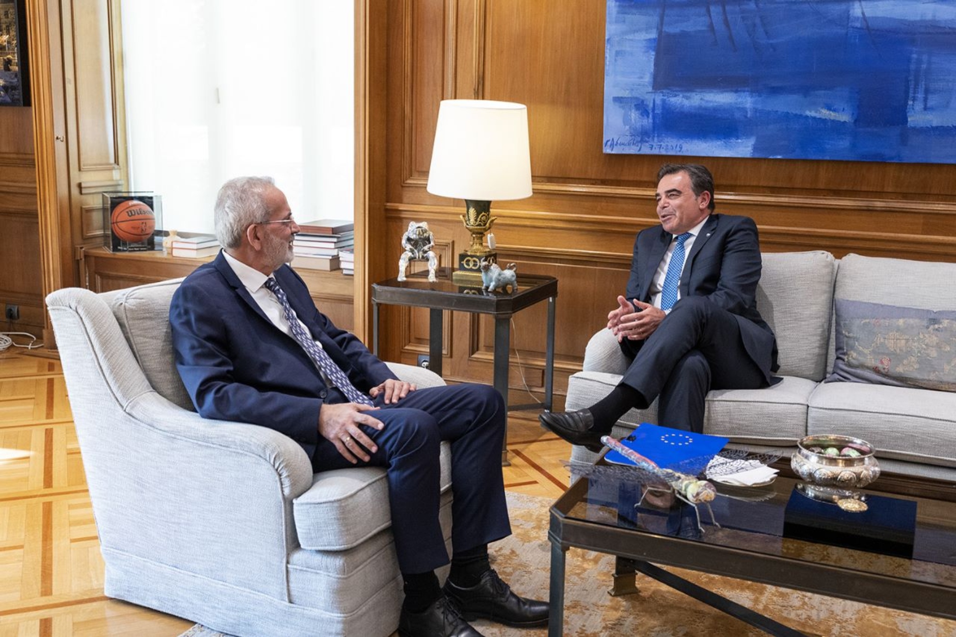 Μέγαρο Μαξίμου: Συναντήθηκαν Ιωάννης Σαρμάς και Μαργαρίτης Σχοινάς