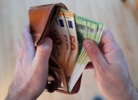 Επαγγελματίες που έχασαν την επιστρεπτέα προκαταβολή θα περιμένουν για τις ενστάσεις τους