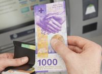 Ελβετία: Ανάρπαστα γίνονται τα χαρτονομίσματα των 1.000 φράγκων