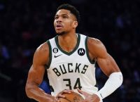 Giannis Antetokounmpo with an unlikely comment to Saudi Arabia: “If you need a goalkeeper, let me know”