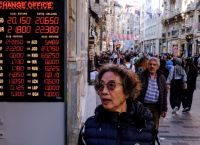 Τουρκία: Σε ελεύθερη πτώση η λίρα