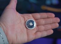 NYPD: Ζητά από τους πολίτες να βάζουν AirTags στα αμάξια τους για να βρεθούν αφού κλαπούν