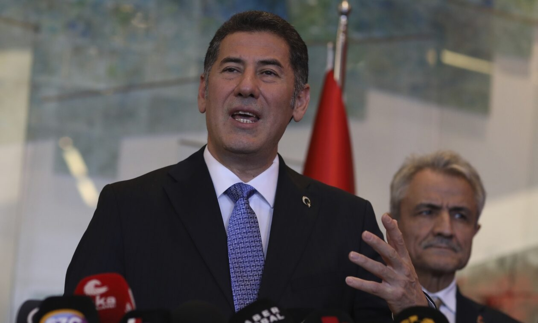 Ρυθμιστής από το πουθενά στην Τουρκία ο Σινάν Ογάν