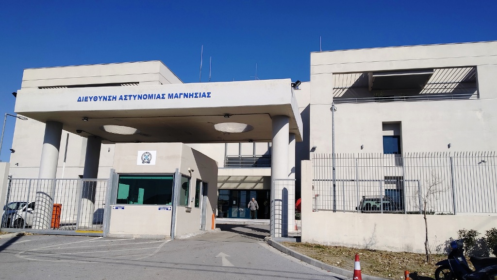 Βόλος: Προσπάθησε να εισάγει στα κρατητήρια ηρωίνη σε 20χρονο