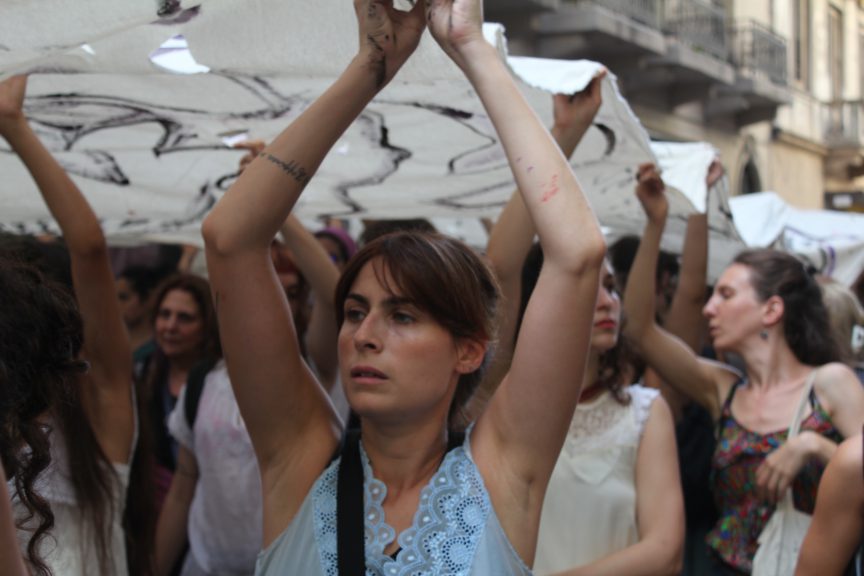 Αργεντινή: Χιλιάδες διαδηλώτριες βγήκαν στους δρόμους για μια νέα γυναικοκτονία