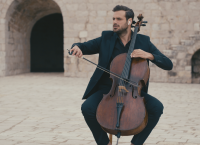 Hauser: Ο «rock star» του τσέλου έρχεται για δύο συναυλίες στην Αθήνα