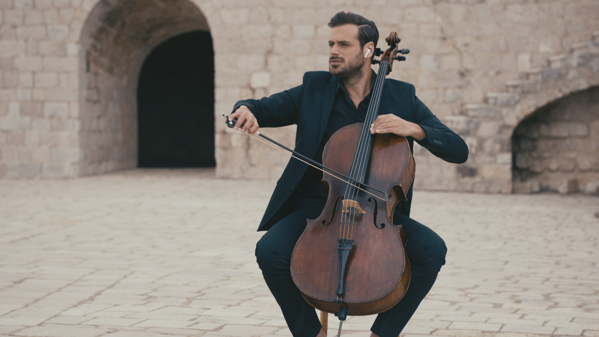 Hauser: Ο «rock star» του τσέλου έρχεται για δύο συναυλίες στην Αθήνα