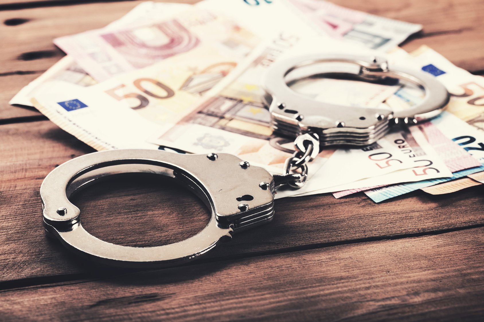 ΑΑΔΕ: Φοροδιαφυγή στο εξωτερικό – Νέοι τρόποι για να ανακαλύψουν κρυφά εισοδήματα