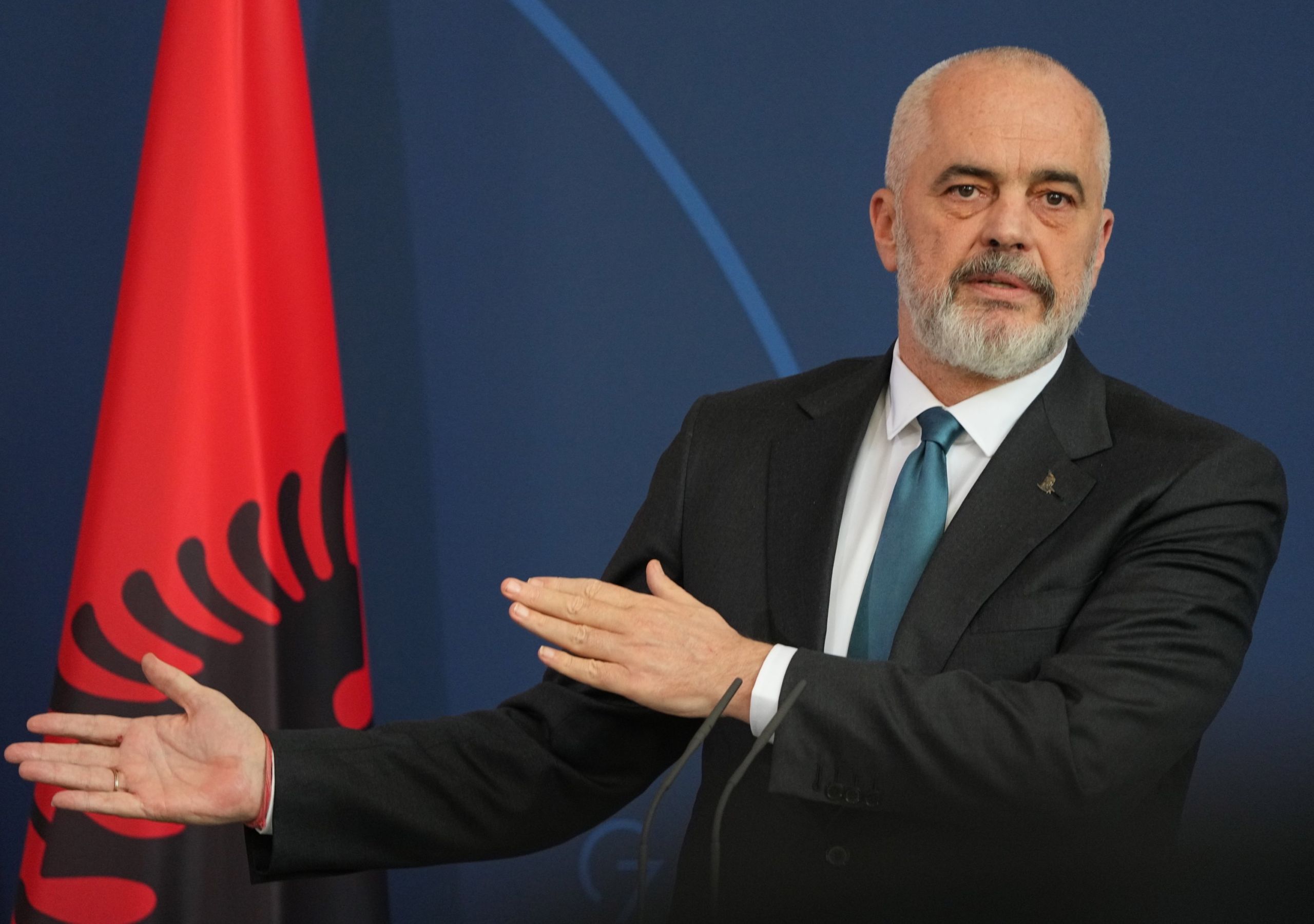 Ανοίγει τα χαρτιά της η Πρίστινα για την Ένωση των Σερβικών Δήμων