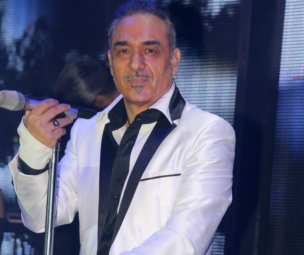 «Ο Νότης Σφακιανάκης έχει χωρφίσει με τη γυναίκα του, δεν μένουν μαζί»