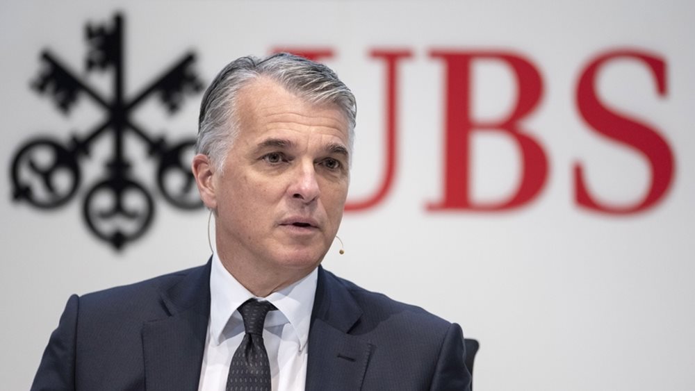 Ο CEO της UBS προαναγγέλλει “επώδυνες” αποφάσεις μετά την εξαγορά της Credit Suisse
