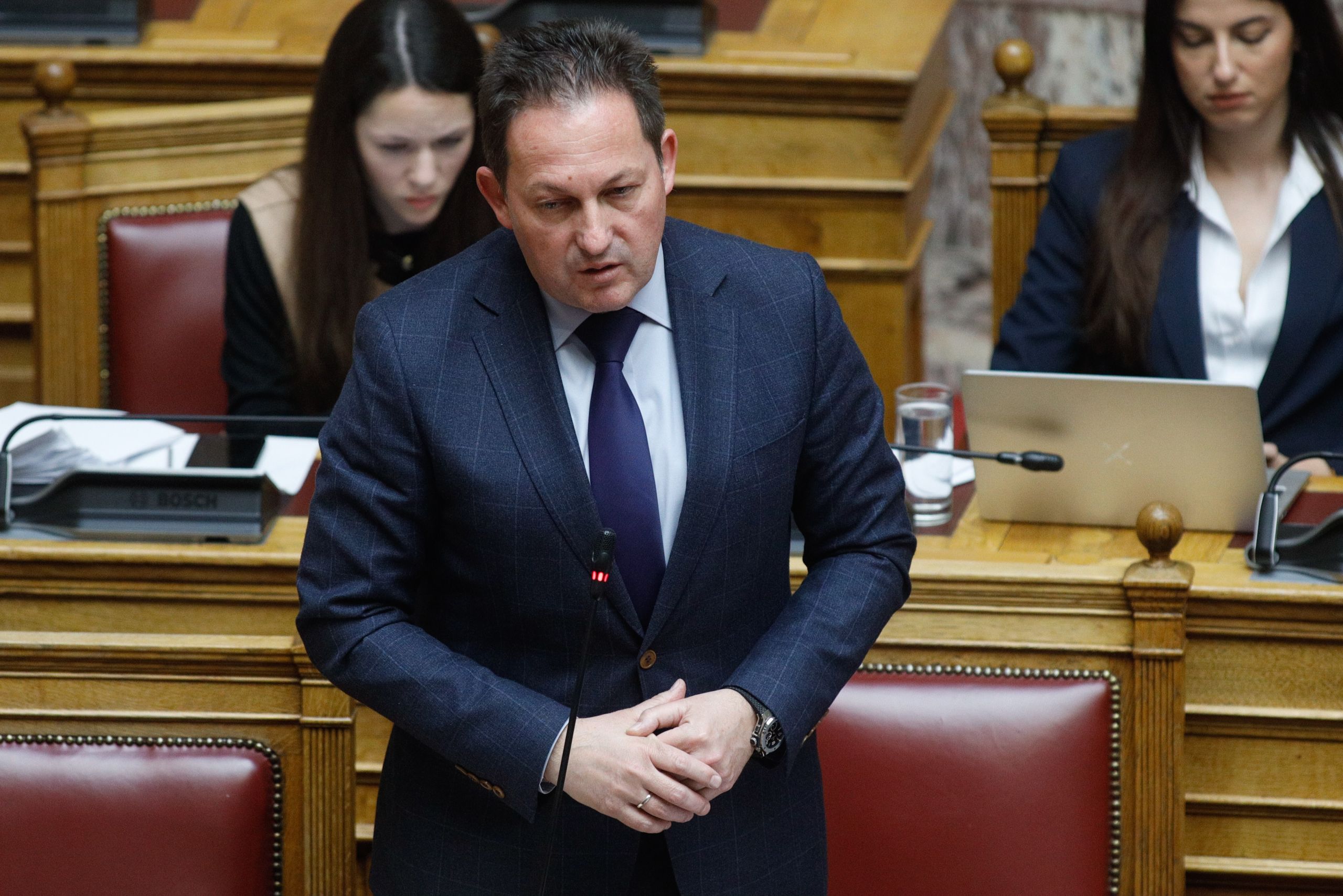 Πέτσας: Ο Τσίπρας πατάει πάνω σε εθνική κόκκινη γραμμή