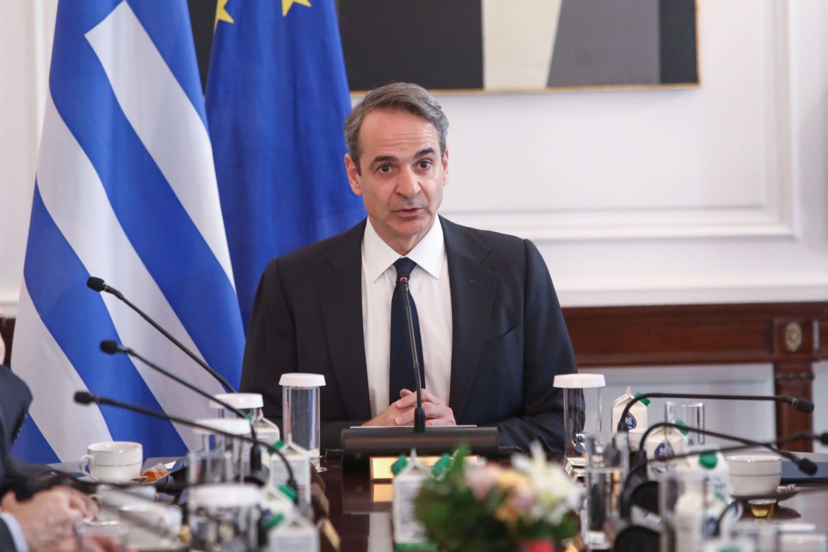 Τέσσερις υπουργοί σε ειδικές αποστολές