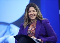 Νωρίς νωρίς στο υπουργείο και η Σοφία Ζαχαράκη – Τι απαντά για την ανάρτηση Τζήμερου