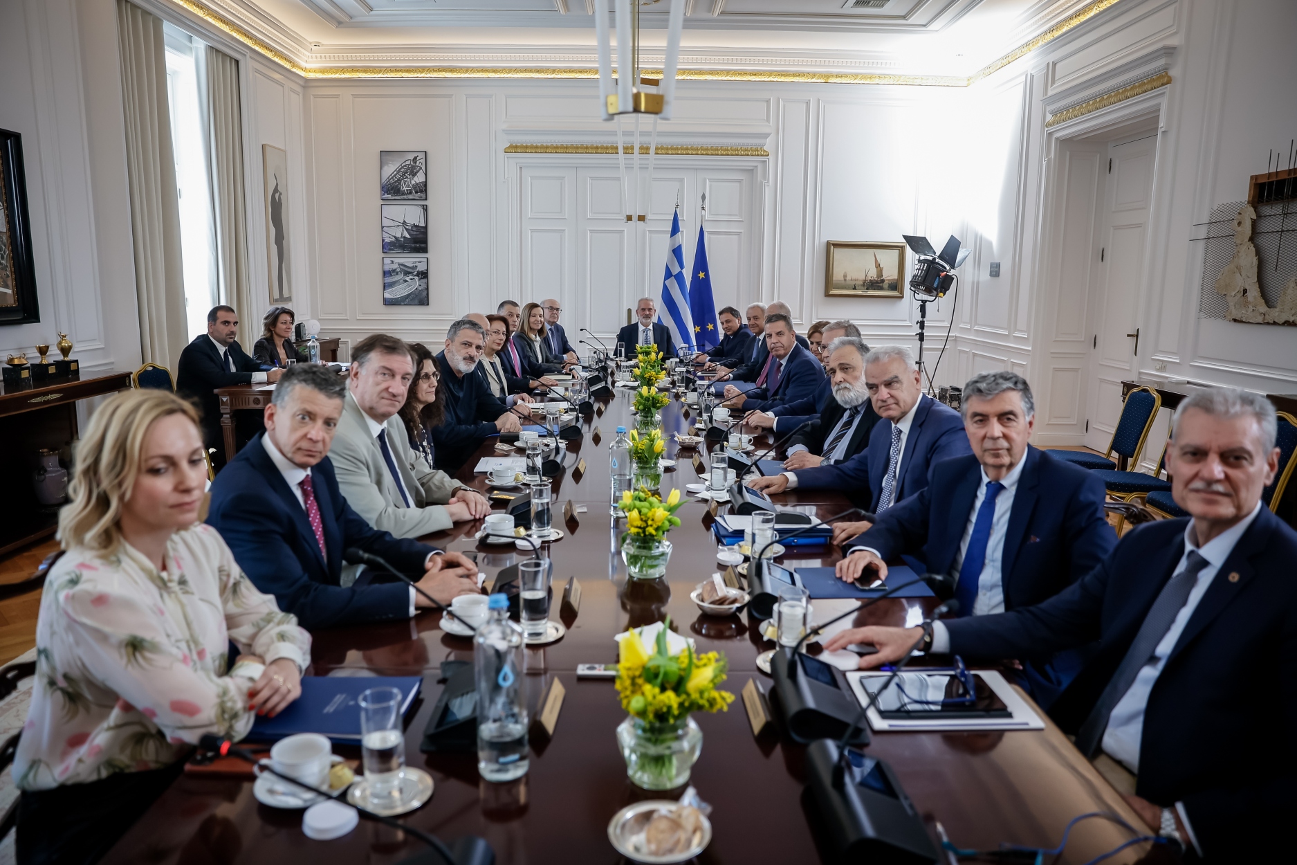 Σαρμάς στο Υπουργικό: Η υπηρεσιακή κυβέρνηση δεν μπορεί να επέμβει στον προεκλογικό αγώνα
