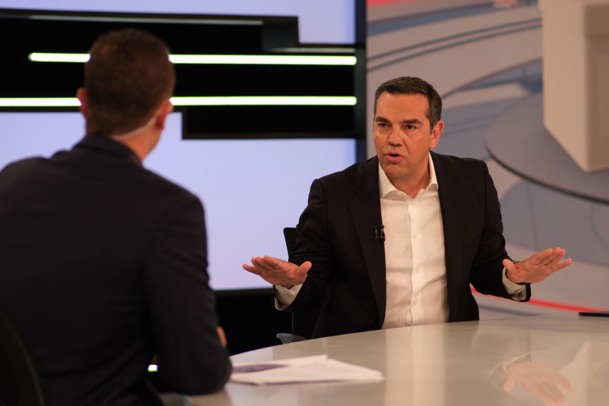 Τσίπρας: Με το βλέμμα στη διαχείριση της επερχόμενης ήττας