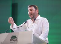 Ανδρουλάκης για Τσίπρα: «Ο πνιγμένος από τα μαλλιά πιάνεται»