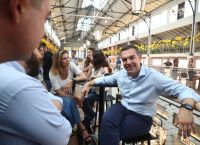 Θεσσαλονίκη: Στην Αγορά Μοδιάνο ο Τσίπρας για την καθιερωμένη συνάντηση με τους δημοσιογράφου