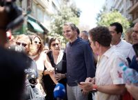 Μητσοτάκης: Για χαλαρό καφέ στο Μοναστηράκι με δημοσιογράφους