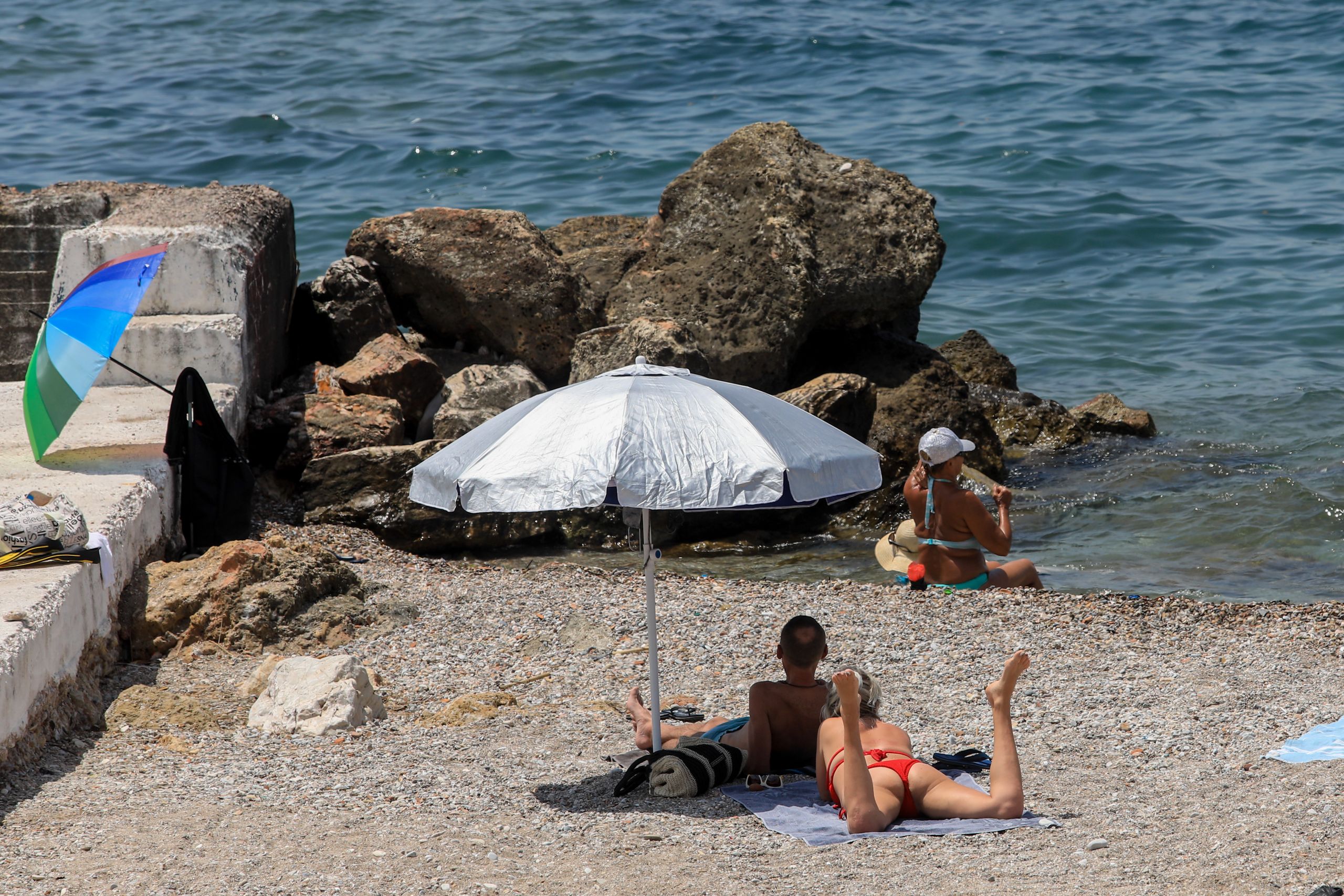 Καιρός: Λίγες οι μπόρες έως την Κυριακή – Έως 37°C το Σαββατοκύριακο