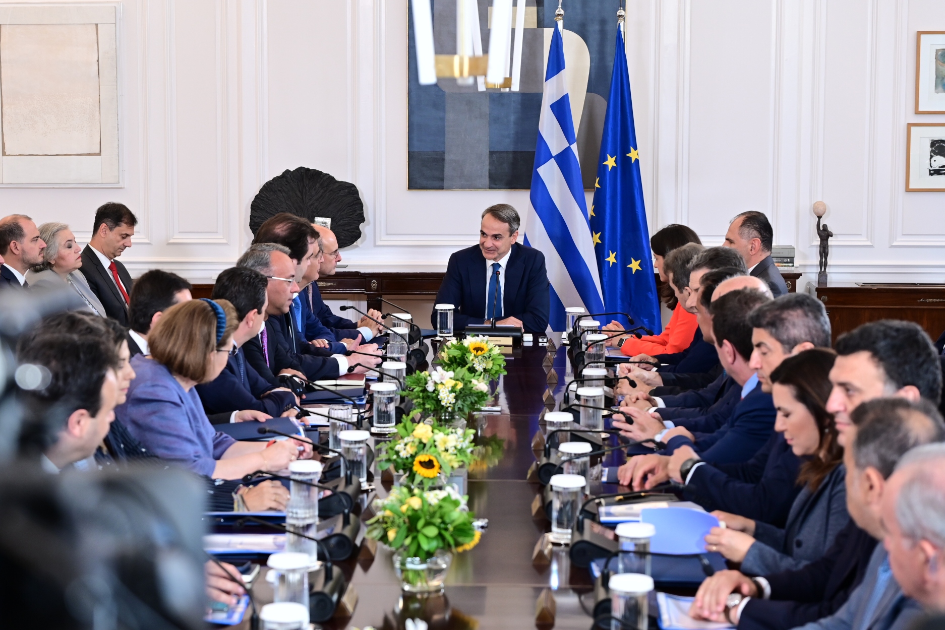 Λύση στο πρόβλημα του ΕΚΑΒ από την κυβέρνηση – Μεικτά πληρώματα, εκτός από τις προσλήψεις