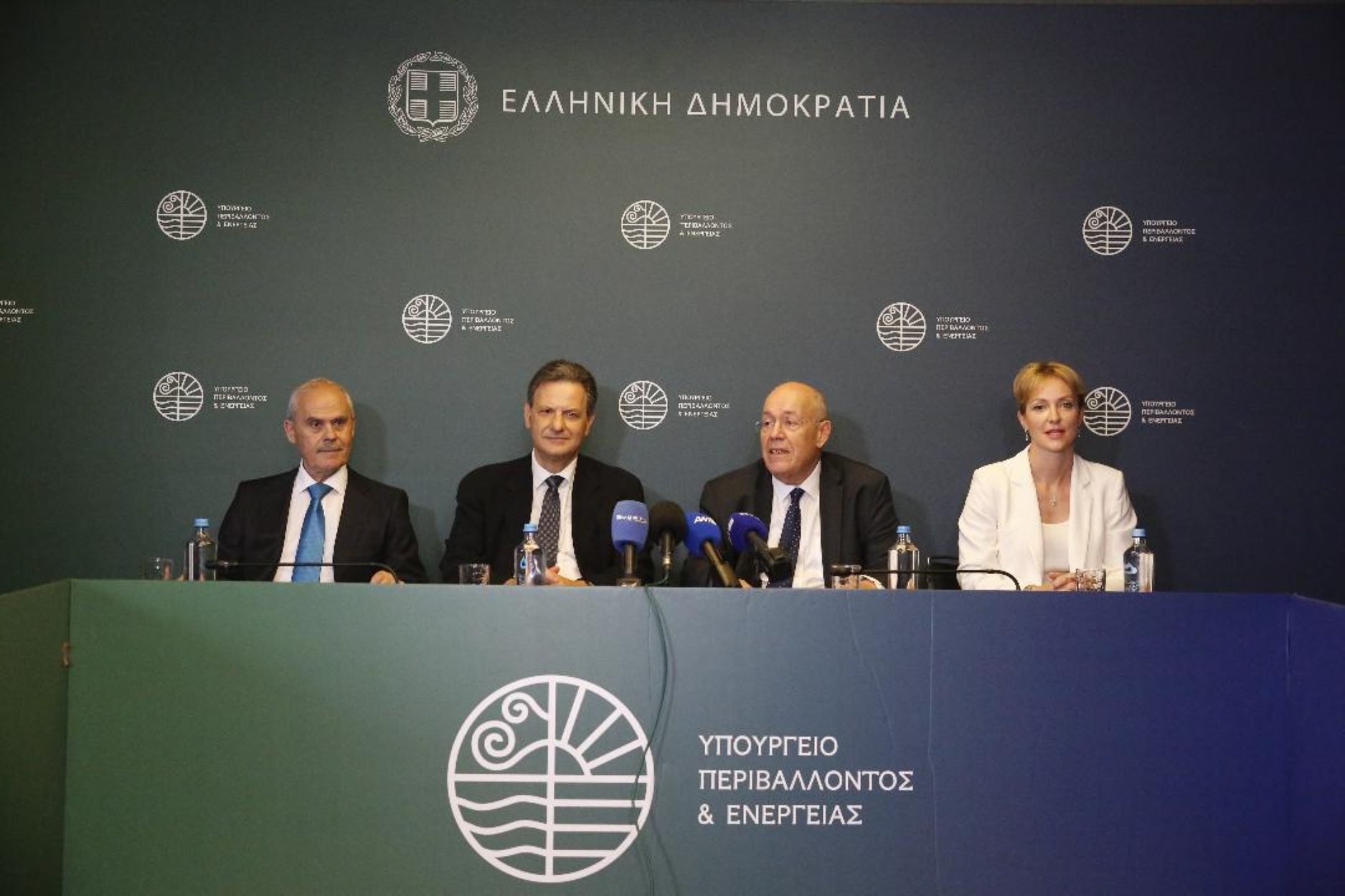 Σκυλακάκης: Τέσσερα μέτρα για τη μείωση των λογαριασμών ρεύματος