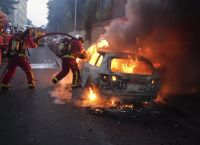 Γαλλία: Οργή και επεισόδια στο Παρίσι για τον θάνατο 17χρονου από σφαίρα αστυνομικού