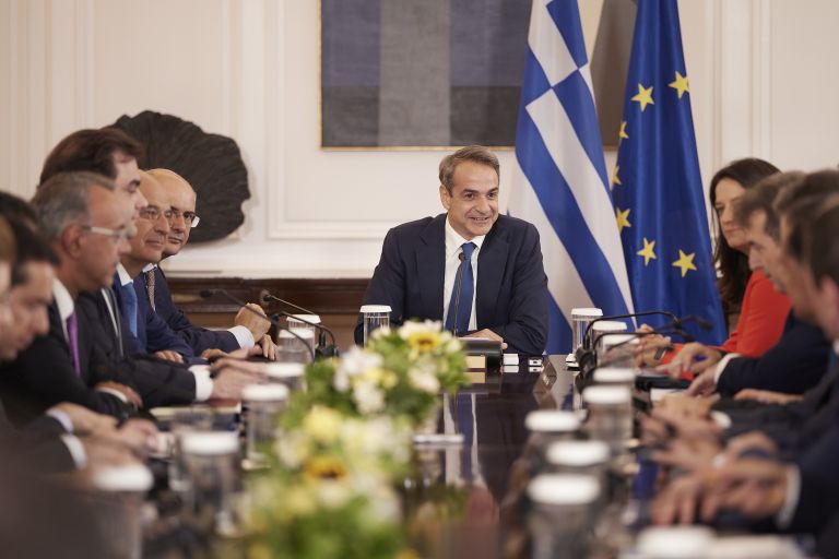 Mitsotakis to cabinet: The focus is on efficiency and great steps forward