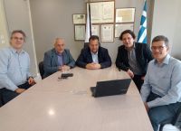 Δ. Hλιούπολης: Χρήση νέων τεχνολογιών άρδευσης μέσω βιοϋδρογέλης για τα πάρκα της πόλης